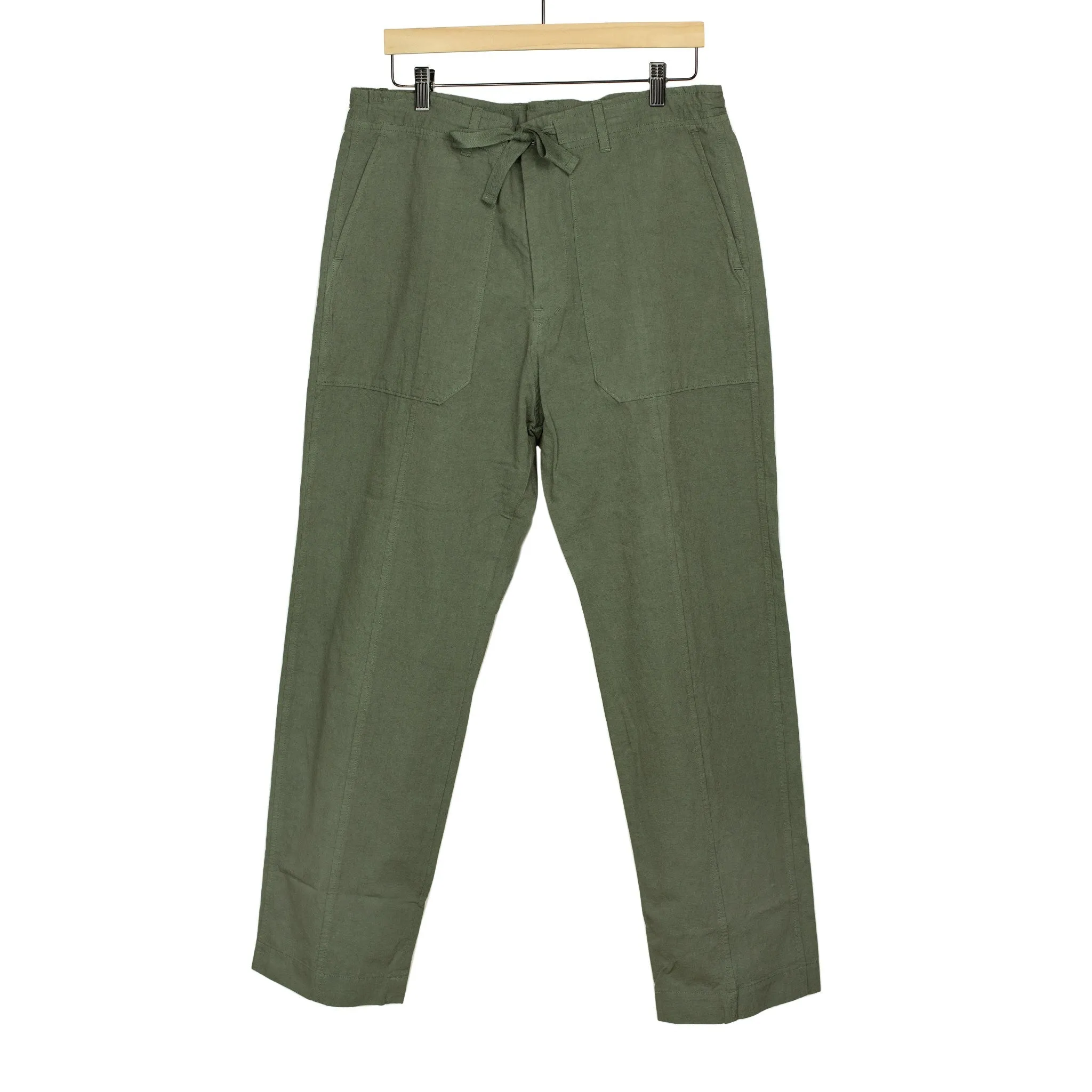 Drawstring baker pants in garment dyed olive cotton hemp