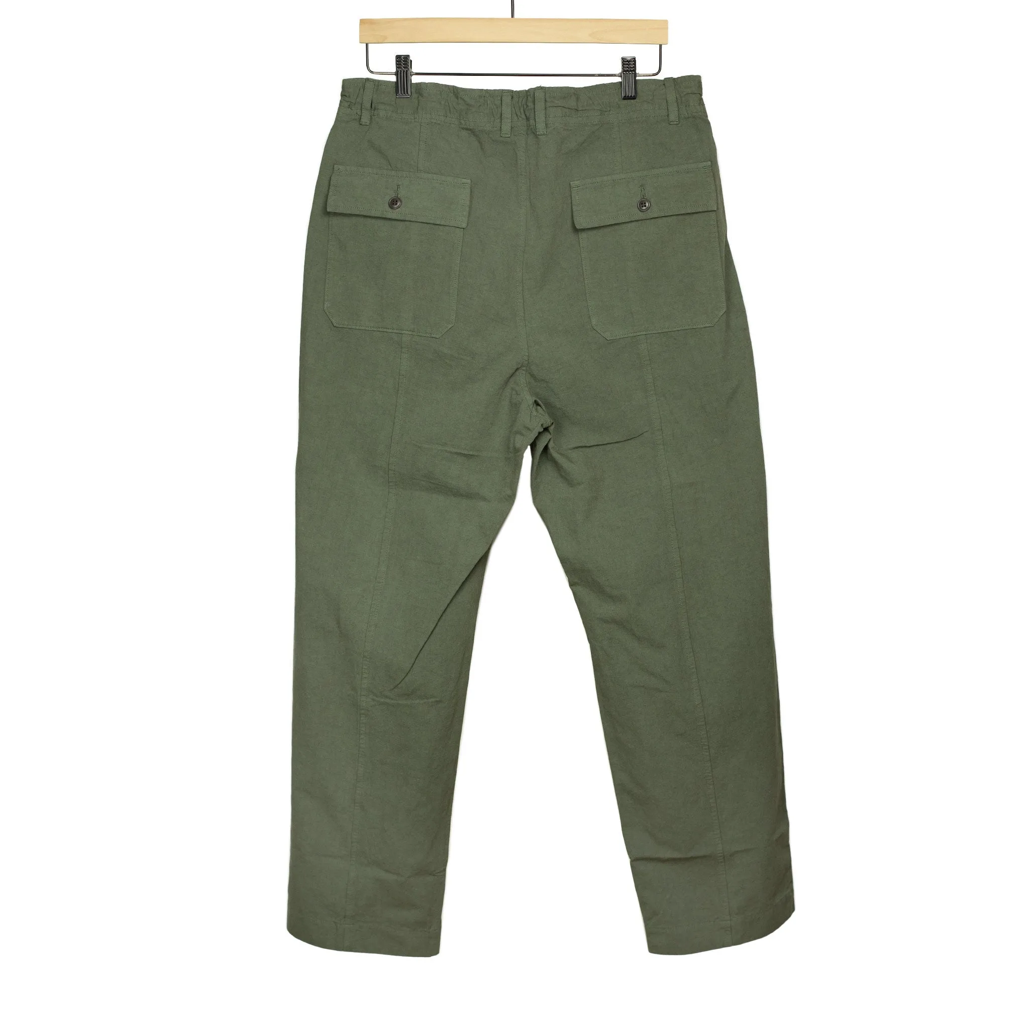 Drawstring baker pants in garment dyed olive cotton hemp