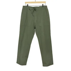 Drawstring baker pants in garment dyed olive cotton hemp