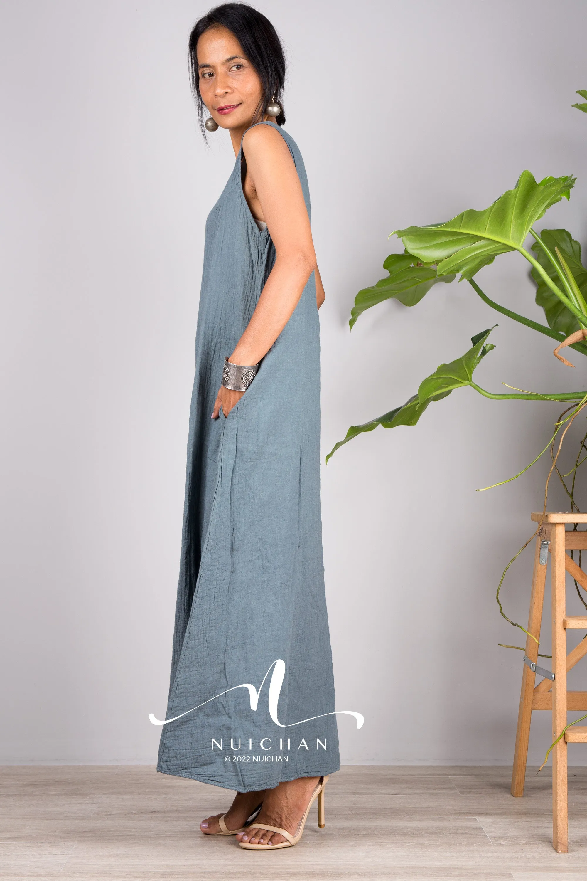 Sleeveless cotton summer dress