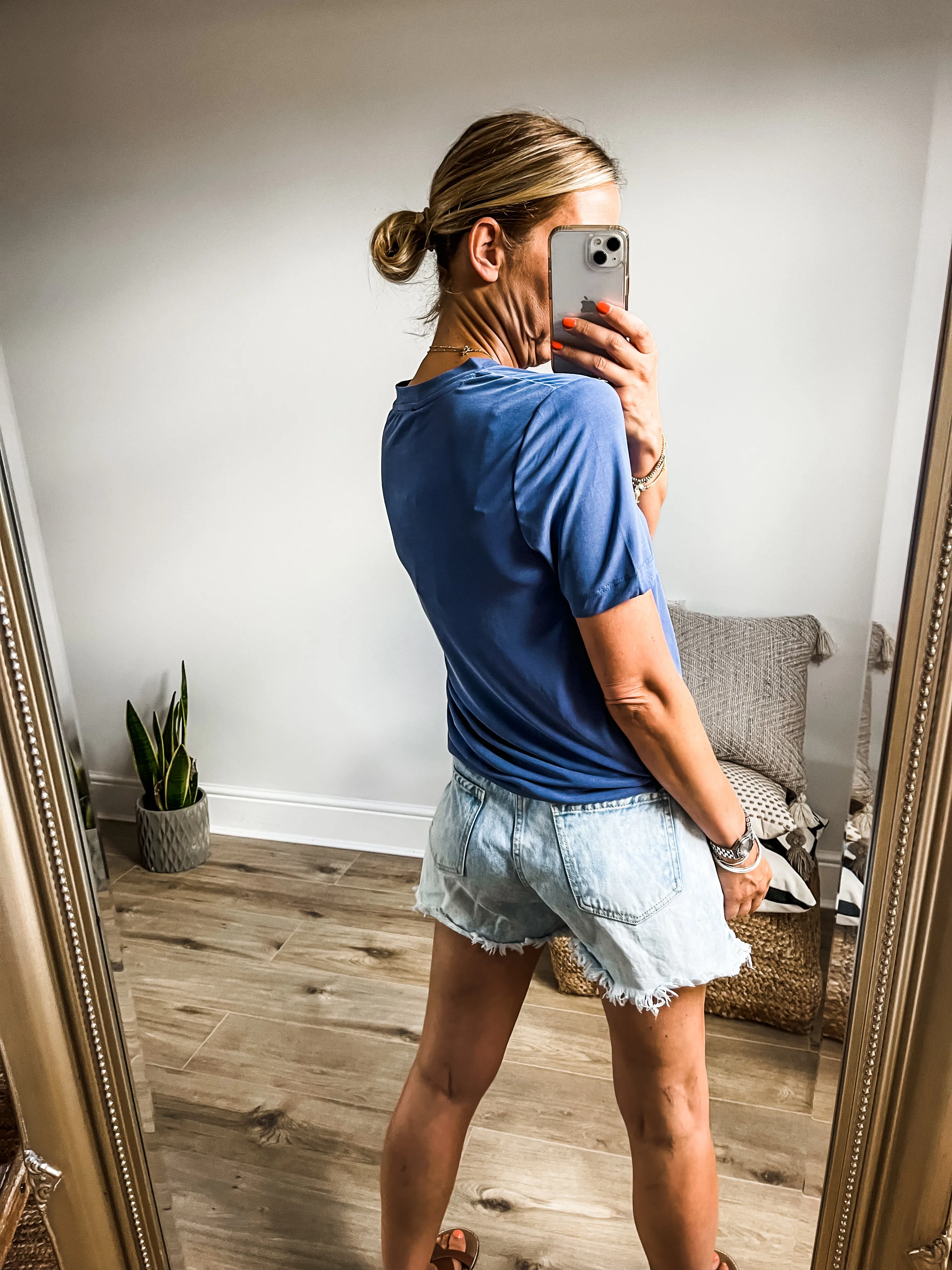 Soaked In Luxury Columbine Loose Fit V-Neck T-Shirt PREMIUM BRAND