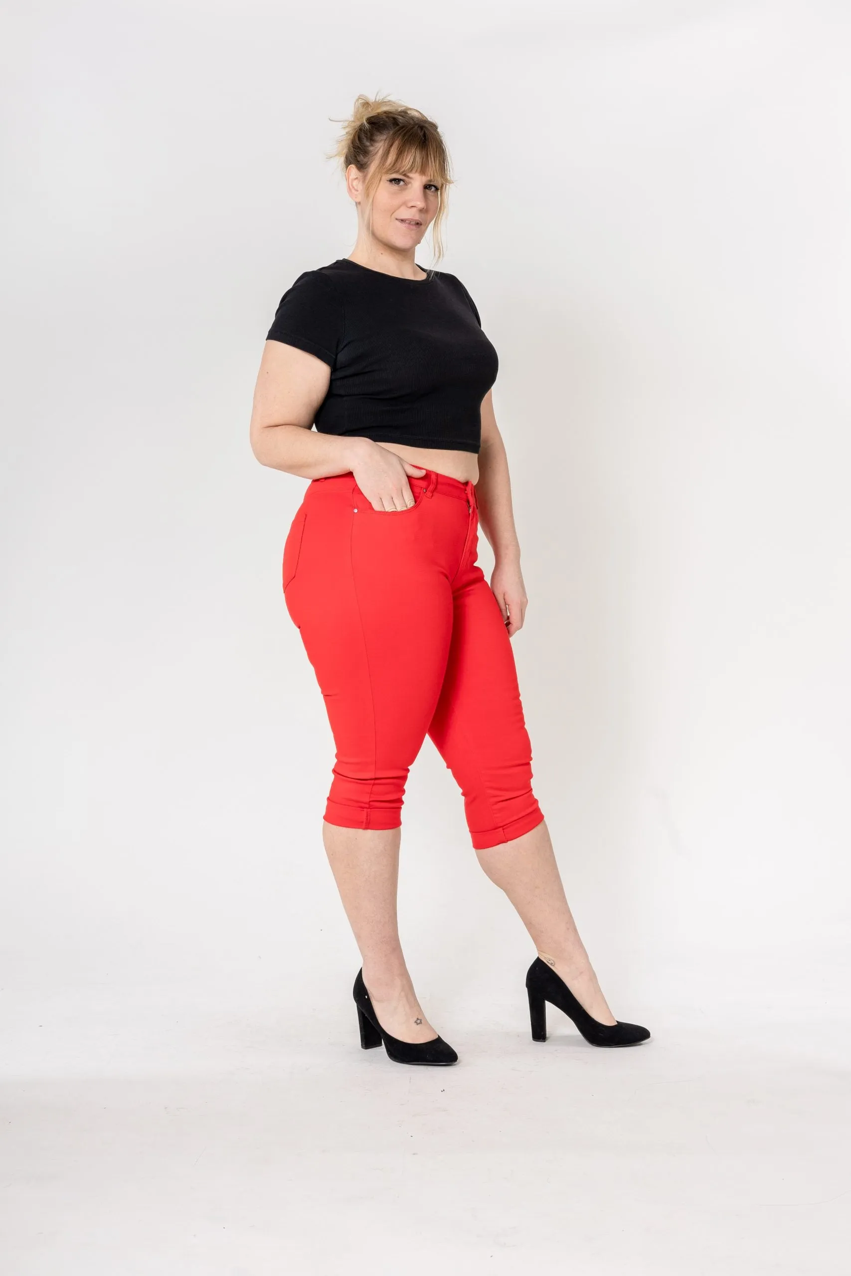 Wholesale Capri Plus Size Pants Shorts Red